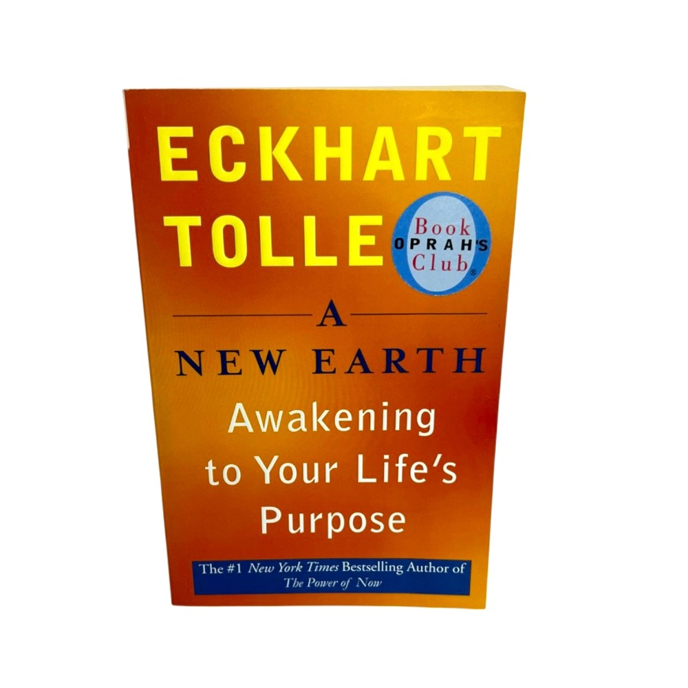A New Earth, Awakening to Your Life's Purpose By Eckhart Tolle Paperback Book